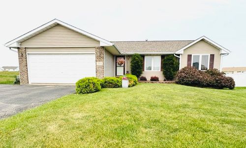 753 Golden Prairie Dr, DAVIS JUNCTION, IL, 61020-9442 | Card Image