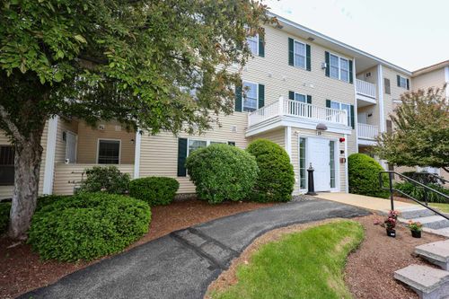 8-10 Vista Ridge Dr, Londonderry, NH, 03053-2456 | Card Image
