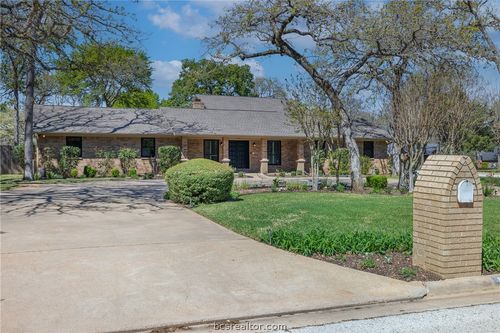 800 Copperas Dr, Caldwell, TX, 77836-2101 | Card Image