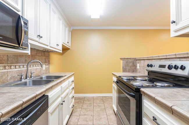 Kitchen 3 | Image 11