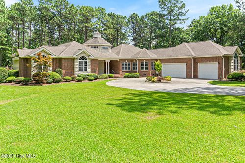 35 Magnolia Ave, Pinehurst, NC, 28374-8865 | Card Image