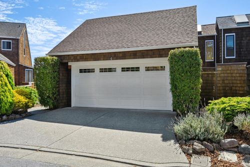 4 Milland Ct, Mill Valley, CA, 94941-2555 | Card Image