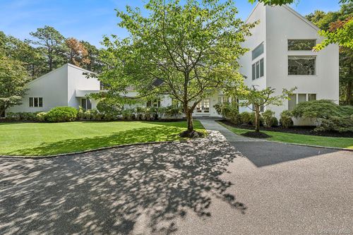 12 Honeysuckle Ln, East Quogue, NY, 11942-3624 | Card Image