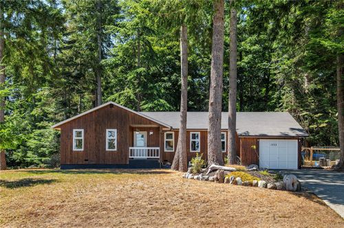 1622 Galerno Rd, Campbell River, BC, V9W1K4 | Card Image