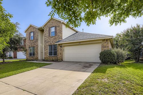 10713 Ivy Creek Ln, Fort Worth, TX, 76140-5559 | Card Image
