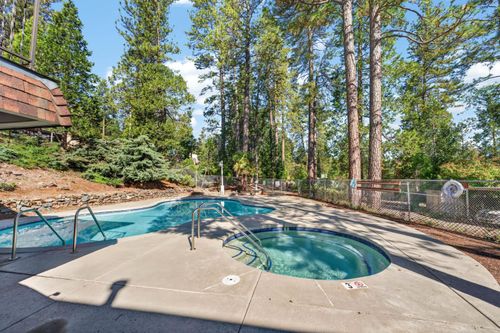 1498 Redwood Dr, Grass Valley, CA, 95945-4175 | Card Image