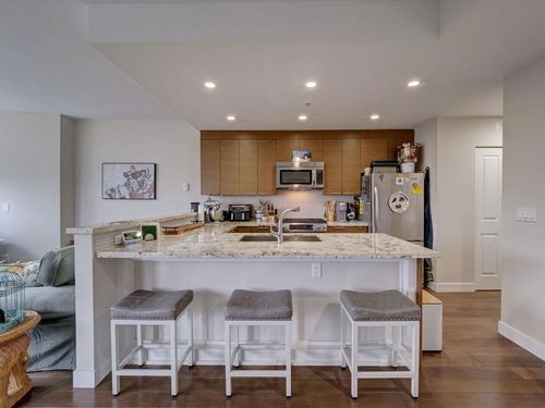 210-5725 Teredo St, Sechelt, BC, V7Z0J7 | Card Image