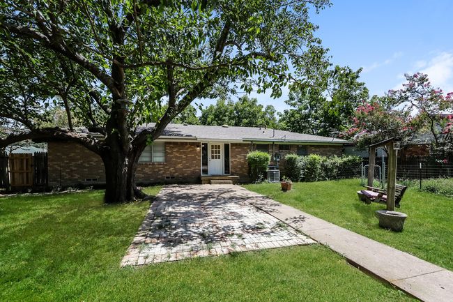 613 E University Ave, House other with 3 bedrooms, 2 bathrooms and null parking in Waxahachie TX | Image 14