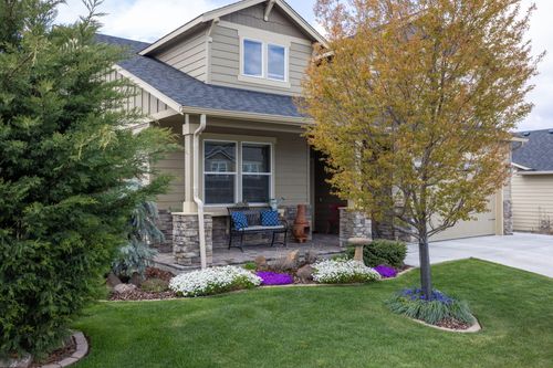 4720 Sw Volcano View Way, Redmond, OR, 97756-7593 | Card Image