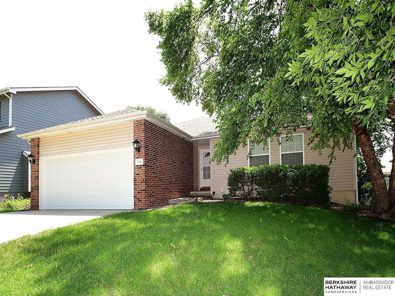Marlene Dr, Lincoln, NE 68512