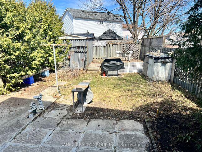 13 Grasspoint Sq, House other with 3 bedrooms, 2 bathrooms and 3 parking in Brampton ON | Image 33