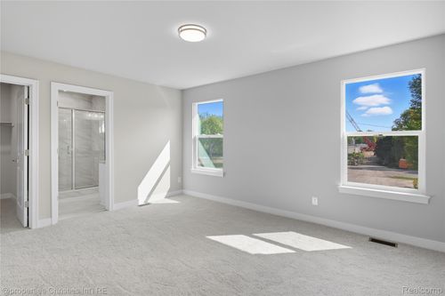 124 Parsons Ln, Saline, MI, 48176 | Card Image