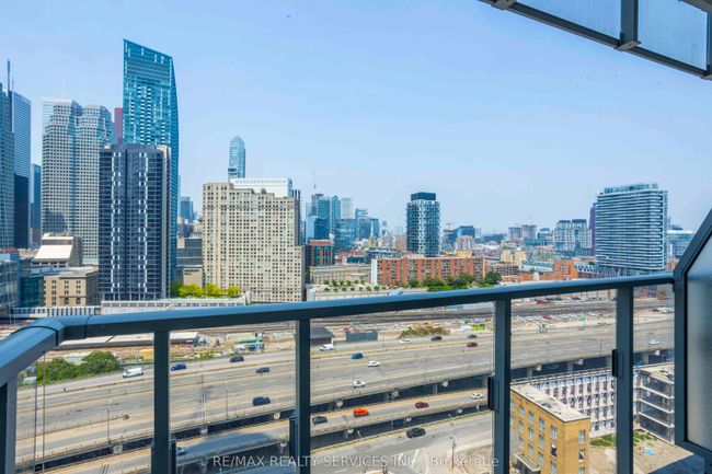 1806 - 28 Freeland St, Condo with 2 bedrooms, 1 bathrooms and null parking in Toronto ON | Image 17