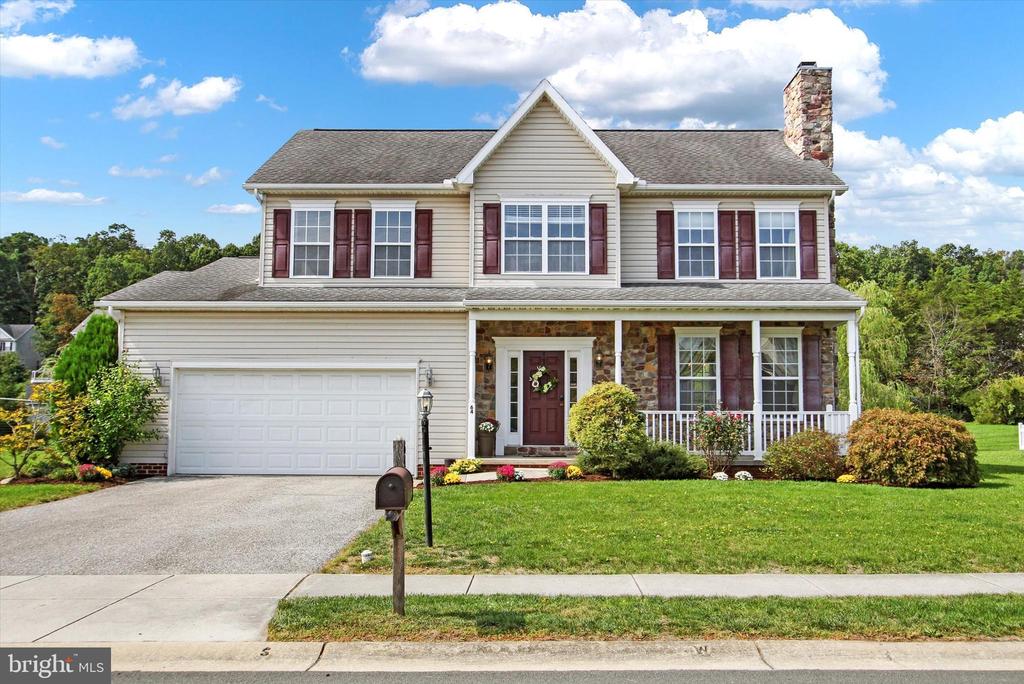 Laura Ln, Gettysburg, PA 17325