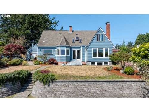 1371 Bayview St, North Bend, OR, 97459-3661 | Card Image