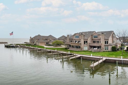 26230 Harbour Pointe Dr S, Harrison Township, MI, 48045-3215 | Card Image