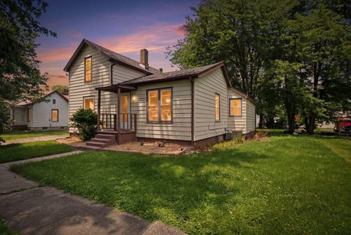 121 E James St, Forrest, IL, 61741-9351 | Card Image