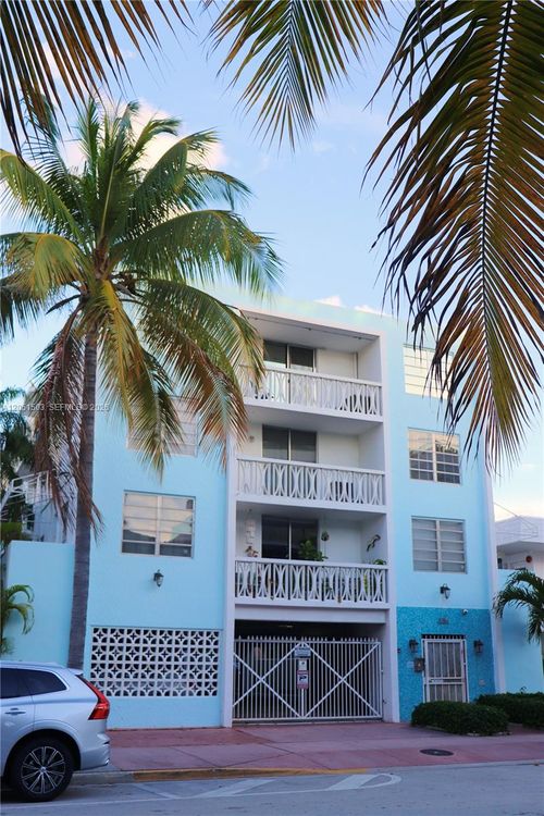 203-335 Collins Ave, Miami Beach, FL, 33139-6981 | Card Image