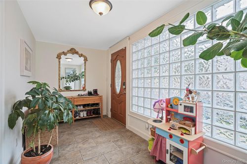 6023 Cooper Ave, Glendale, NY, 11385-6033 | Card Image