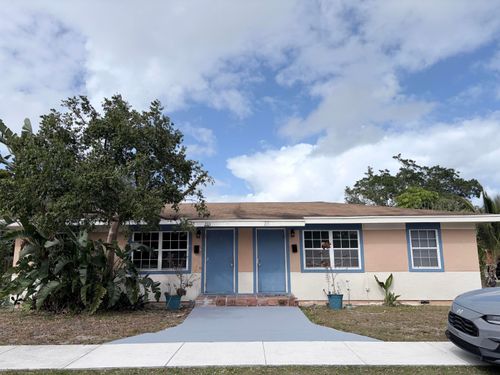 213 Se 9th St, Delray Beach, FL, 33483-3423 | Card Image