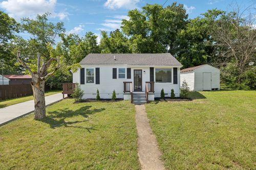 105 Batson St, Ashland City, TN, 37015-1301 | Card Image