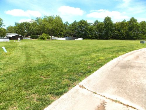 4 Coronado Dr, Centralia, IL, 62801-9000 | Card Image