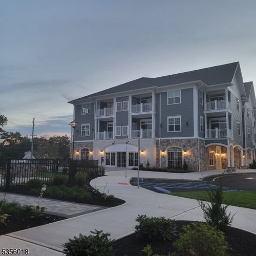 33-2435 Lamington Rd, Bedminster, NJ, 07921-2993 | Card Image