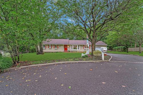 50 Hillcrest Ave, Port Jefferson, NY, 11777-2152 | Card Image