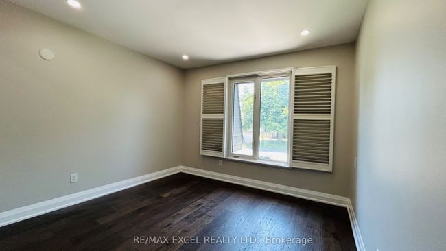 9 Ingram Crt, House other with 3 bedrooms, 2 bathrooms and 2 parking in Whitby ON | Image 8