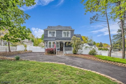 152 Long Hill Rd, Little Falls, NJ, 07424-2328 | Card Image
