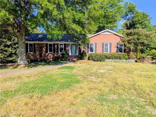 6913 Crandall Ct, Clemmons, NC, 27012-9056 | Card Image