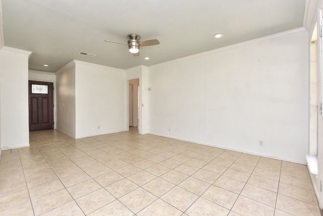 Family Room | Image 9