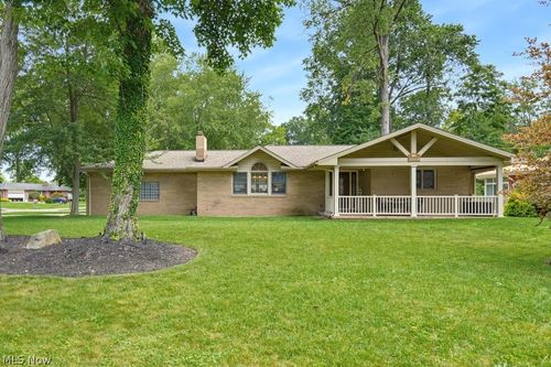 2018 Roberts Ln Ne, Warren, OH, 44483-3028 | Card Image