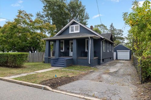 246 Locust Ave, Babylon, NY, 11702-2021 | Card Image