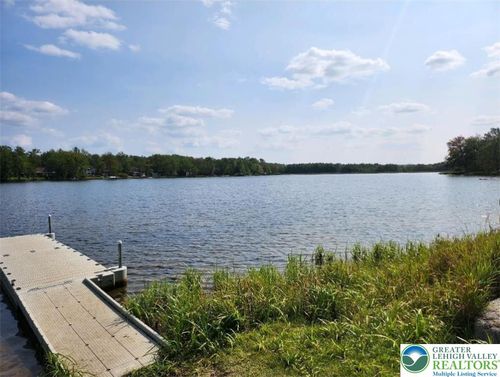 7036 Vista Dr, Coolbaugh Twp, PA, 18466-3571 | Card Image