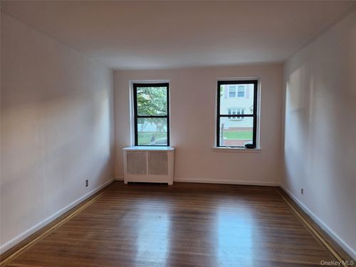 1g-77-20 Austin Street, New York, NY, 11375 | Card Image
