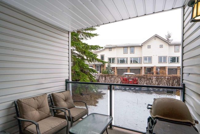 219 Coachway Lane Sw, Townhouse with 3 bedrooms, 3 bathrooms and 2 parking in Calgary AB | Image 19