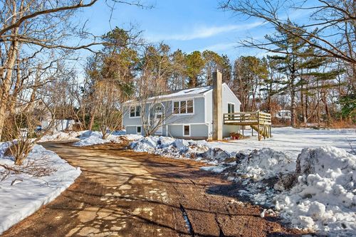 585 Old Falmouth Rd, Marstons Mills, MA, 02648-1216 | Card Image