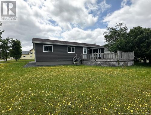 378 L'Ile St, Caraquet, NB, E1W1B5 | Card Image