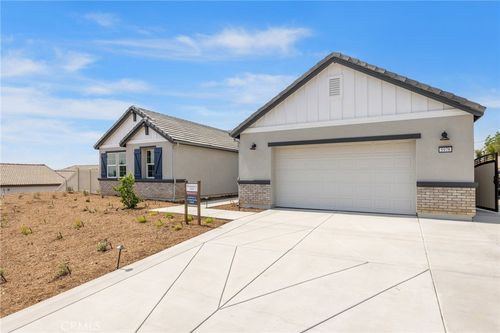 5978 Saddlehorn Ln, Jurupa Valley, CA, 92509-3022 | Card Image