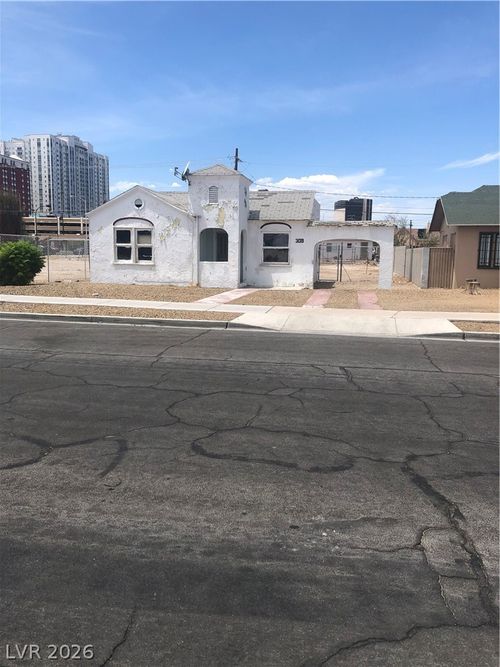 309 N 9th St, Las Vegas, NV, 89101-3032 | Card Image