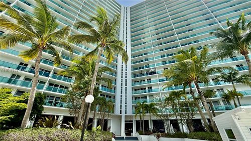 apt-429-100 Bayview Dr, Sunny Isles Beach, FL, 33160-4753 | Card Image
