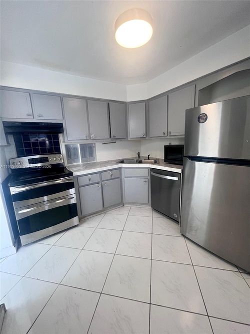 apt-321-1540 Ne 191st St, Miami, FL, 33179-4161 | Card Image
