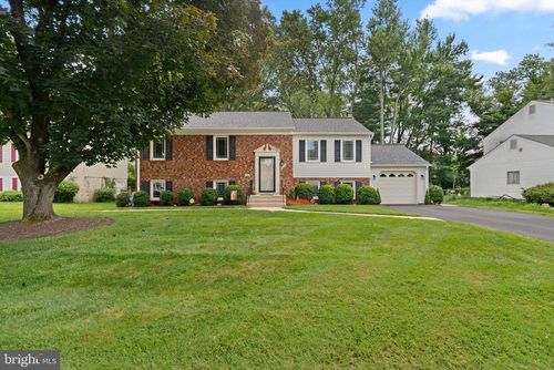 19425 Rena Ct, BROOKEVILLE, MD, 20833-2613 | Card Image
