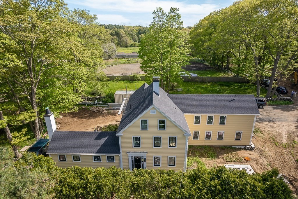 Apple St, Essex, MA 01929