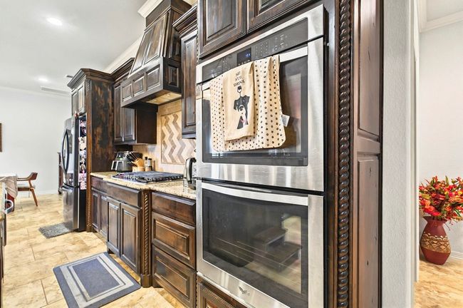 6711 Mosswood Dr, House other with 5 bedrooms, 3 bathrooms and 3 parking in Midland TX | Image 18