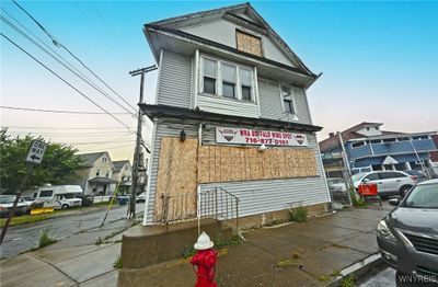 426 Hertel Avenue, Home with 3 bedrooms, 2 bathrooms and null parking in Buffalo NY | Image 2