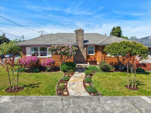 2036 Williams St, Eureka, CA, 95501-3725 | Card Image