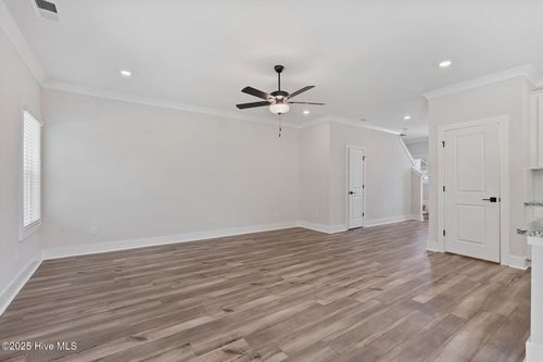 92 S Umbrella Palm Dr, Hampstead, NC, 28443-7604 | Card Image