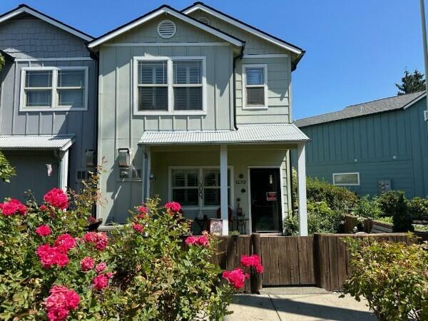 Fruitdale Dr, Grants Pass, OR 97527